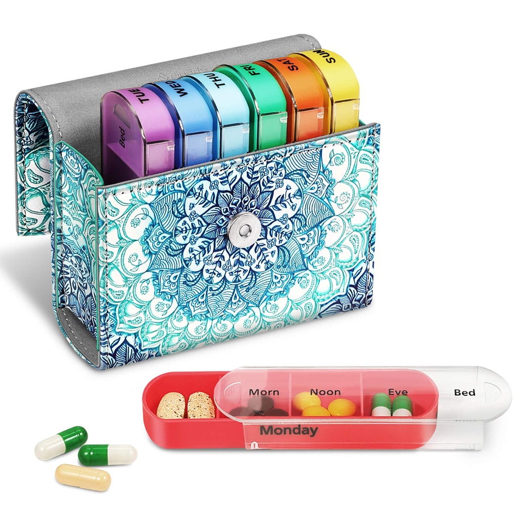FINPAC Weekly Pill 주최자 4 Times A Day, Slide Open PU 가죽 케이스 여행 알약 비타민 의학 Reminder 및 Planner with Name Card for Morning| 오후| 저녁| 베드 타임 (Emerald Illusion)