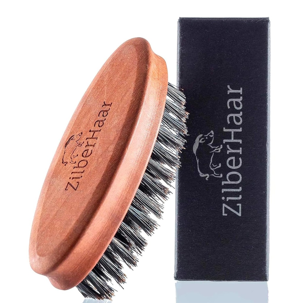 ZilberHaar Pocket Mustache 및 Beard Brush - Stiff Boar Bristles Small Brush - 완벽한 Beard Grooming Tool - Relieves beard itch - 짧은 및 중간 - 유럽에서 제작